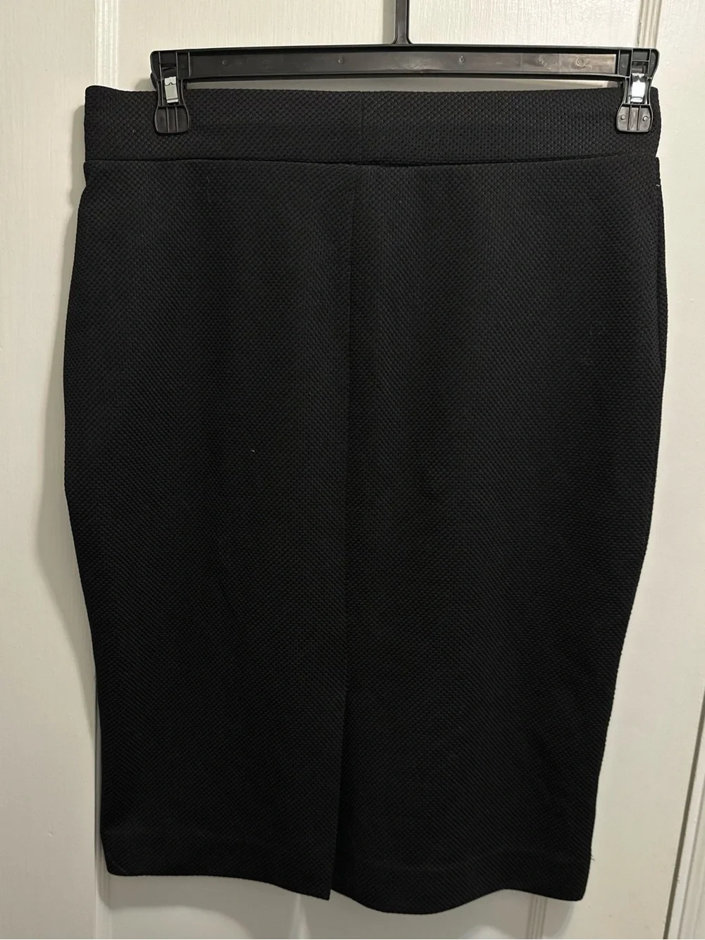 attention: Black Pencil Skirt